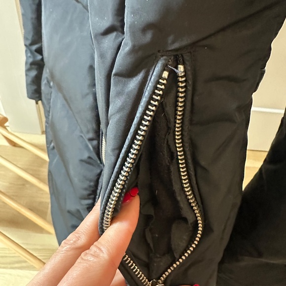 Mackage Montreal Trish Down Black Puffer Parka Coat Size XXS - Picture 10 of 10